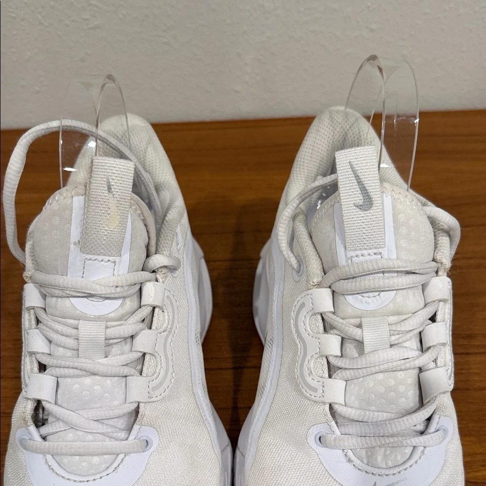Nike Air Max Volley Sneakers Women’s 6 White Silver Volleyball Court Shoes
